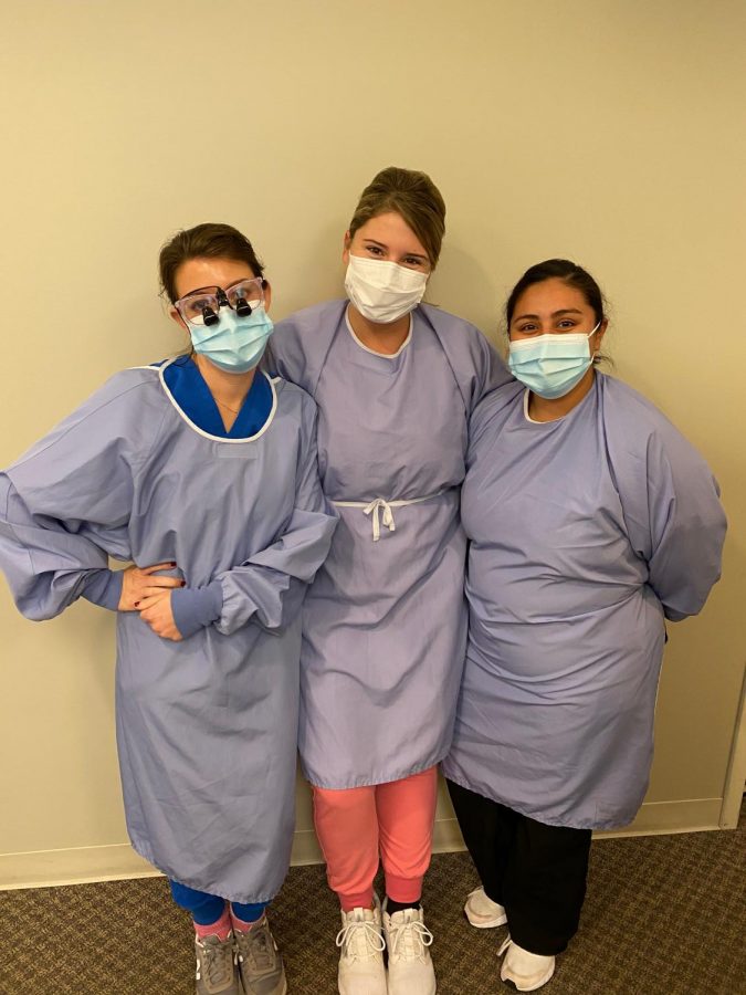 Dental Hygienists at Piper Family Dentistry are required to wear masks amidst COVID-19. 