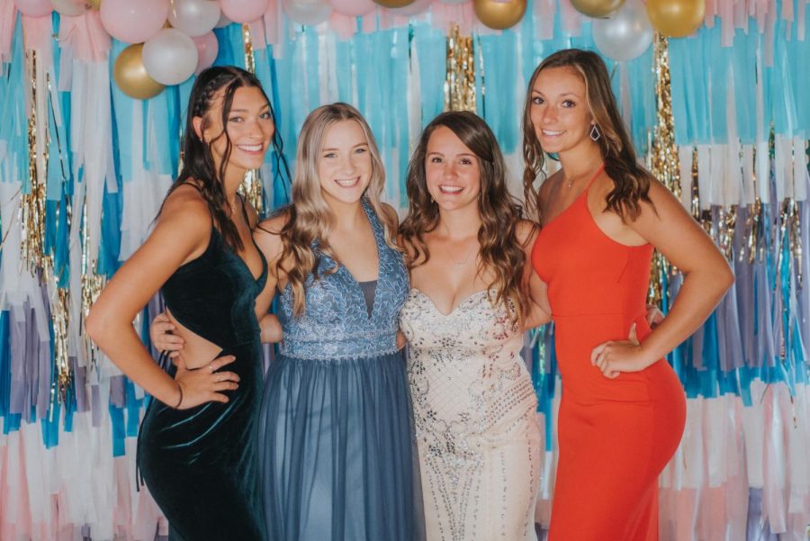 2020+seniors+pose+for+a+photo+at+prom+in+june.+Project+grad+hosted+a+senior+only+prom+last+year+but+allowed+outside+guests.+Photo+Courtesy+Morgan+Haworth